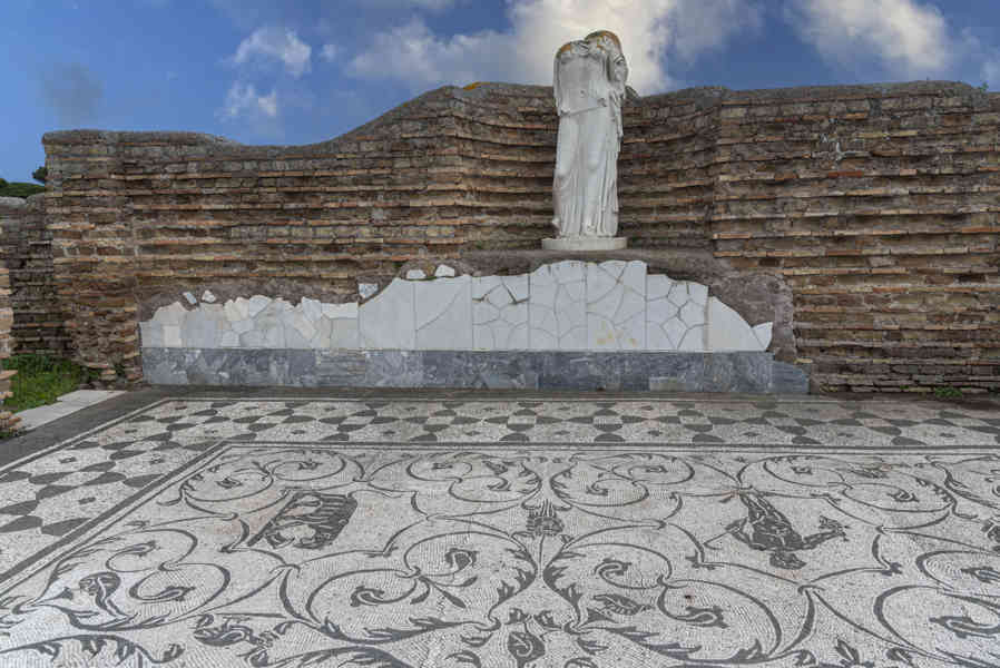 Italia - Ostia 43 - parque arqueológico de Ostia Antica.jpg